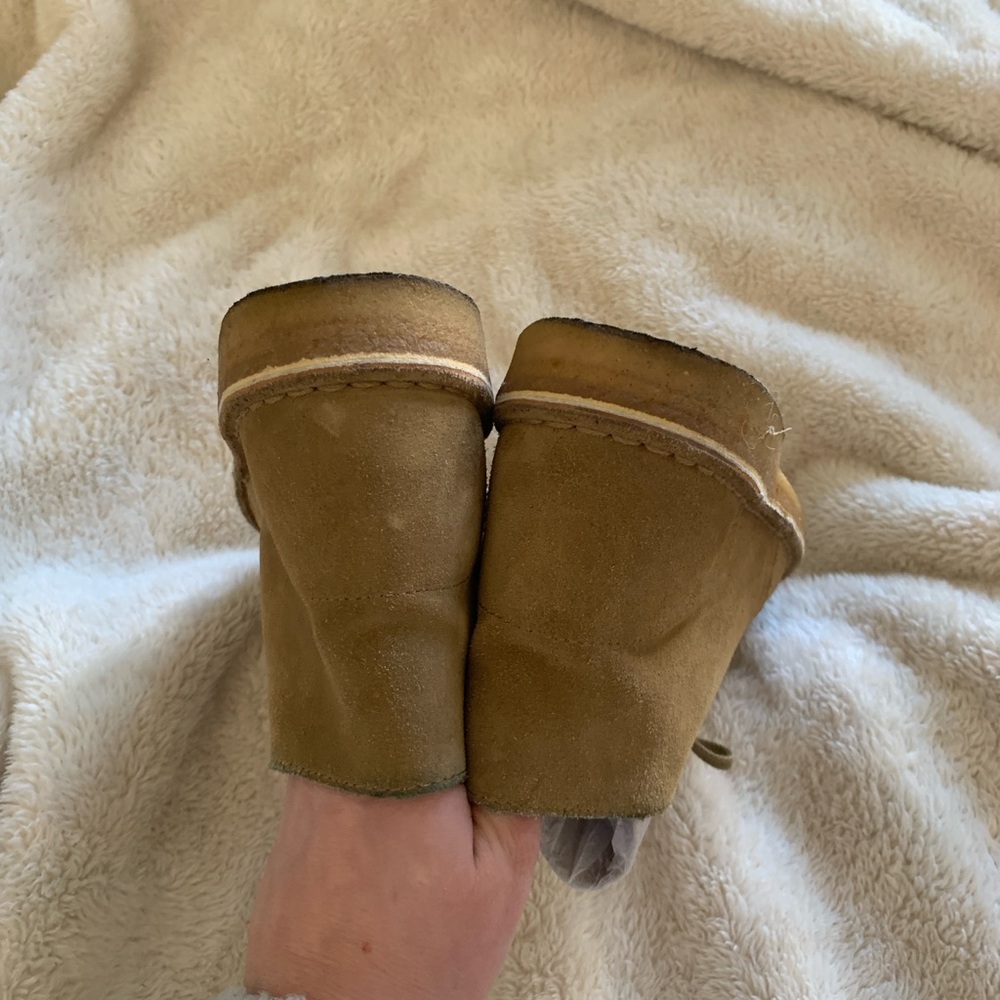 Clarks Women's Light Tan Suede Desert Boots - Picture 7 of 10